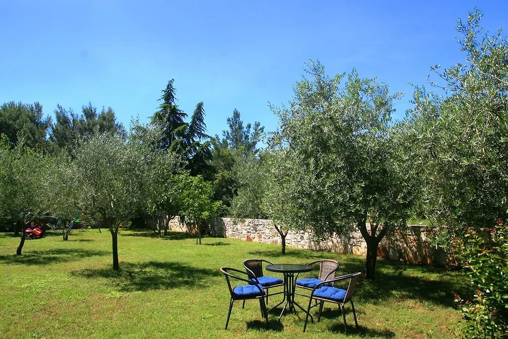 Korsa Apartment Sveti Lovrec Pazenaticki 0*,